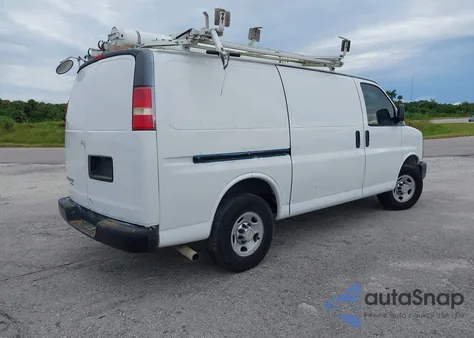 2012 Chevrolet Express 2500 Work Van z USA, uszkodzony, nr VIN 1GCWGFCA7C1180069